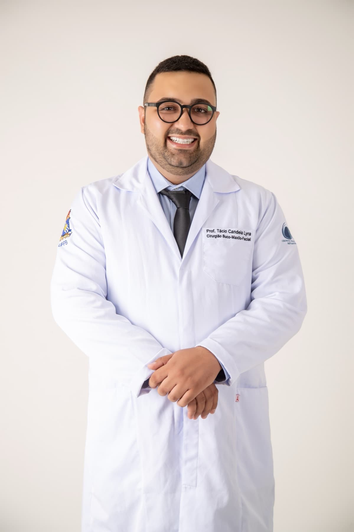 Dr. Tácio Lyra de jaleco branco